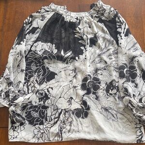 White House Black Market Floral Black and White Women's Top